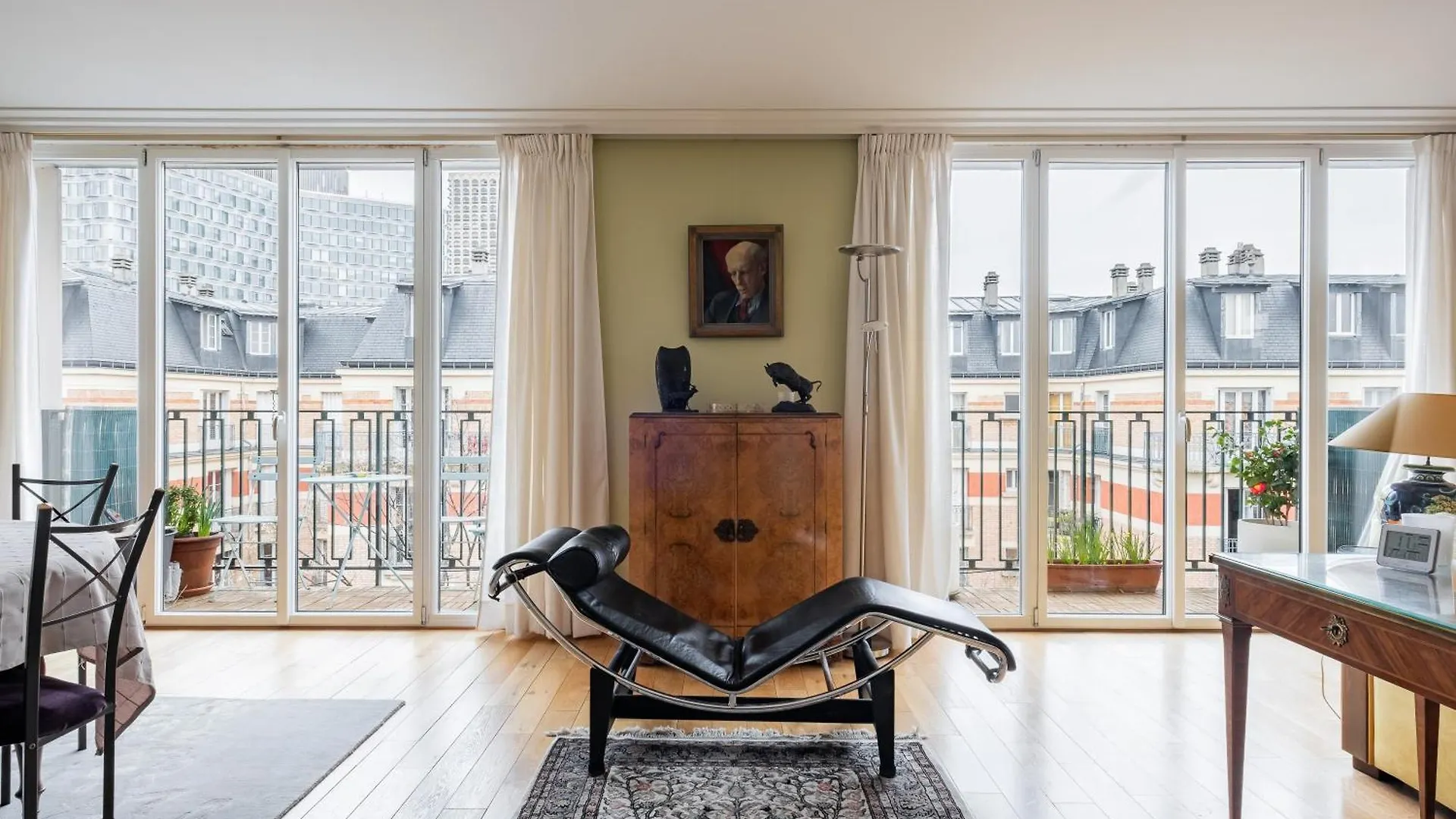 Veeve - High Sophistication * Paris
